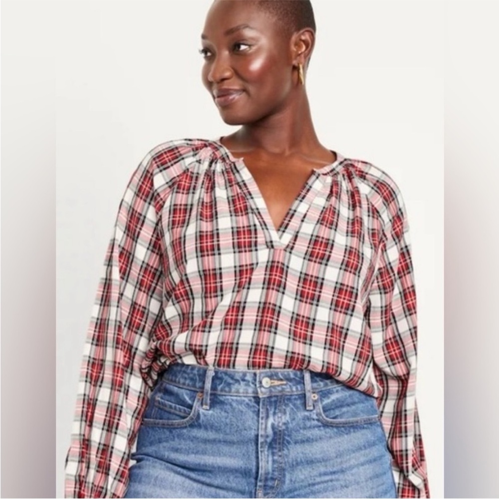 Split neck plaid seersucker blouse